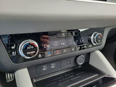 New 2025 Mitsubishi Outlander AWD image 20