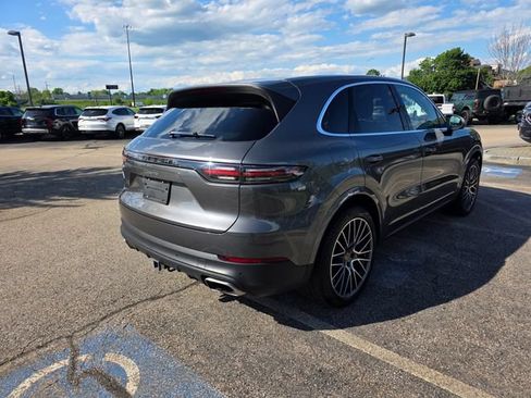 Used 2023 Porsche Cayenne Platinum Edition AWD/4WD image 4