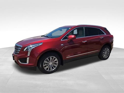 Used 2017 Cadillac XT5 Luxury w/ Driver Awareness Package AWD/4WD image 4