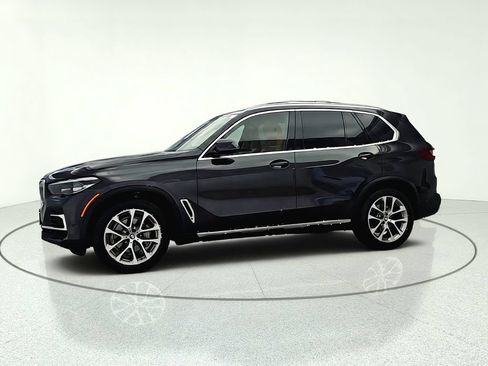 Used 2022 BMW X5 xDrive40i w/ Premium Package AWD/4WD image 4