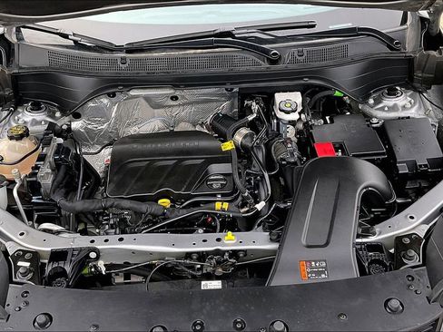 Used 2025 Chevrolet Trax LT FWD image 10