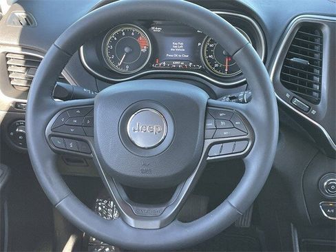 Used 2022 Jeep Cherokee Trailhawk w/ Comfort/Convenience Group image 17