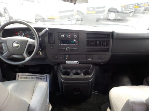 Used 2017 Chevrolet Express 3500 LT w/ LT Preferred Equipment Group RWD image 24
