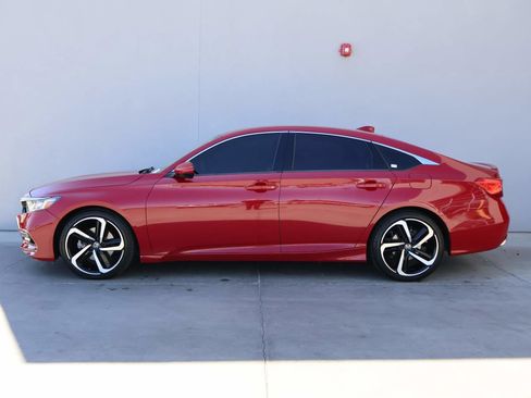 Used 2018 Honda Accord Sport image 2