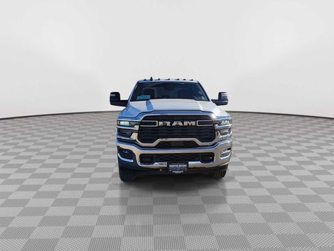 Used 2025 RAM 2500 Big Horn AWD/4WD image 3