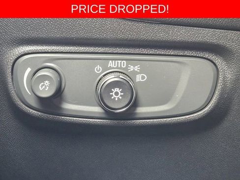 Used 2022 Chevrolet Equinox RS w/ RS Leather Package FWD image 22