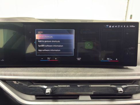 Used 2023 BMW X7 xDrive40i w/ Premium Package image 31