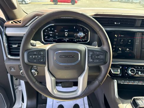 Certified 2025 GMC Sierra 1500 Denali w/ Denali Reserve Package AWD/4WD image 15