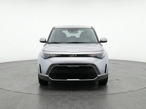 Used 2025 Kia Soul LX w/ LX Technology Package FWD image 2