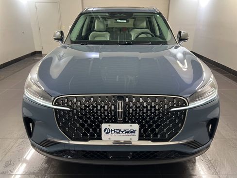 New 2026 Lincoln Aviator AWD image 2