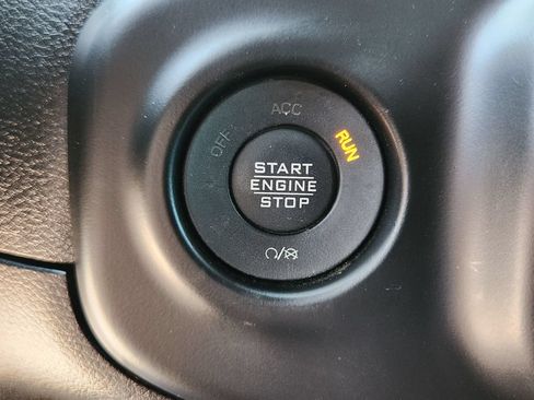 Used 2021 Jeep Wrangler Unlimited Sahara AWD/4WD image 12