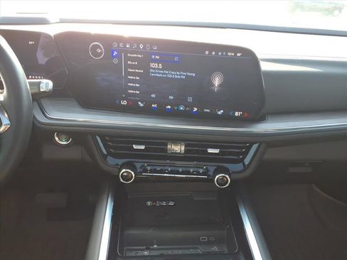 Used 2025 Chevrolet Suburban LT w/ Comfort Package RWD image 29