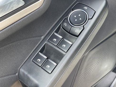 Used 2022 Ford Escape SEL image 17