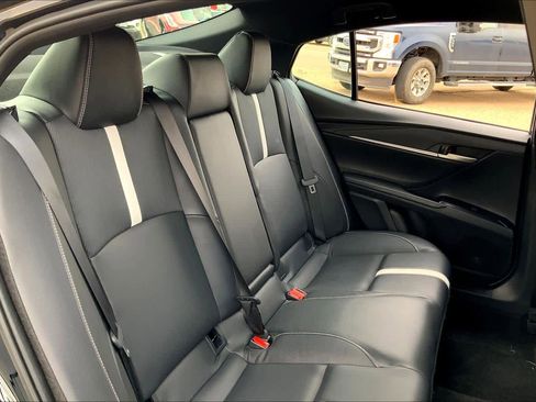 Used 2025 Toyota Camry SE image 19