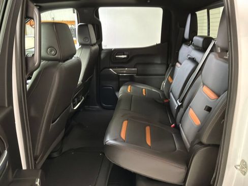 Used 2022 GMC Sierra 1500 AT4 w/ AT4 Premium Package AWD/4WD image 12