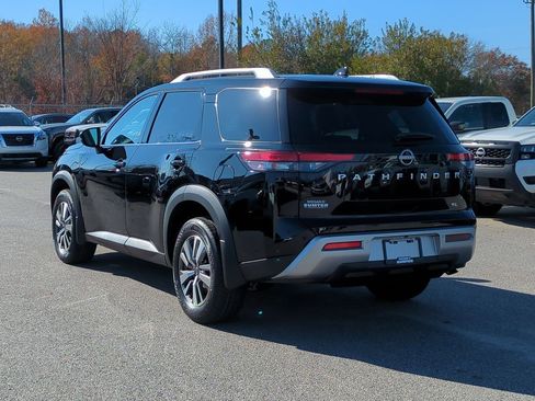 New 2025 Nissan Pathfinder SL image 6