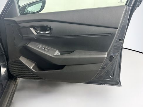 Used 2025 Honda Accord LX image 31