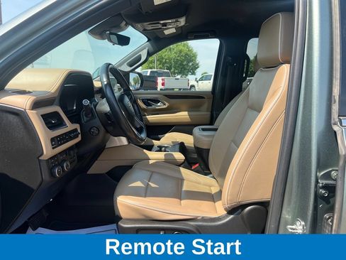 Used 2023 Chevrolet Suburban Premier w/ Advanced Technology Package AWD/4WD image 9