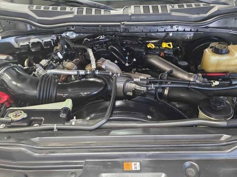 Used 2019 Ford F250 Lariat w/ Lariat Value Package image 6