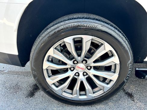 Used 2021 GMC Yukon Denali w/ Denali Premium Package image 35