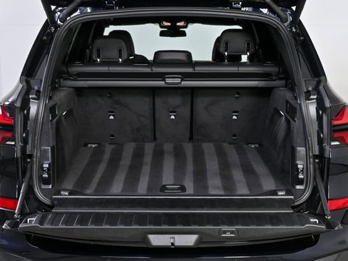 Used 2024 BMW X5 xDrive40i w/ M Sport Package image 31