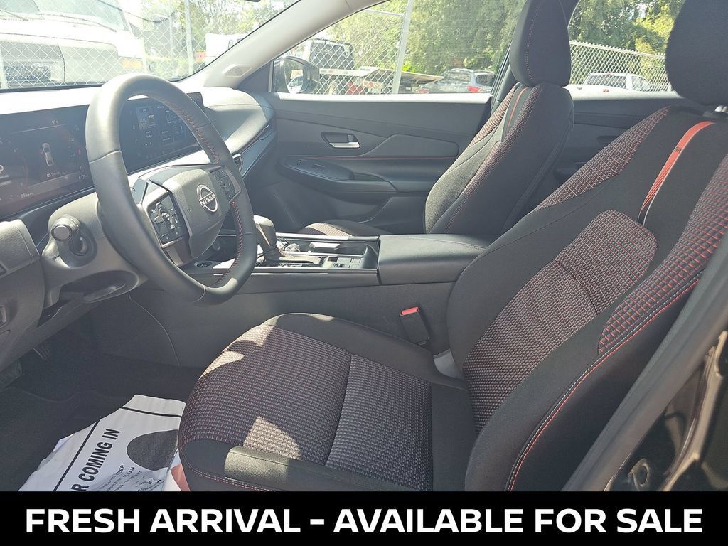 Used 2026 Nissan Sentra SR w/ Floor Mat Package FWD image 7
