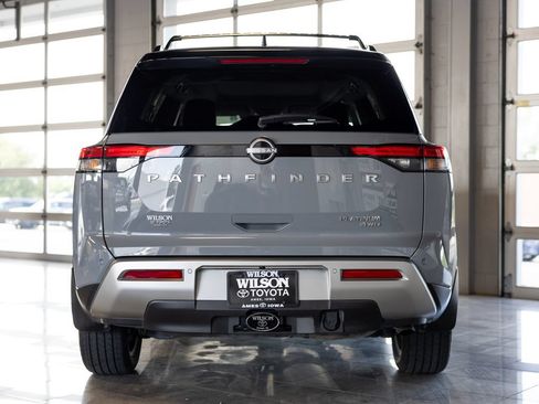 Used 2024 Nissan Pathfinder Platinum AWD/4WD image 4