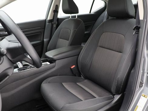 Used 2024 Nissan Altima 2.5 SV image 15