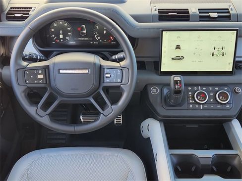 Used 2025 Land Rover Defender 130 X image 25