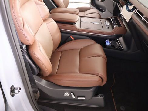 New 2026 Lincoln Navigator Reserve AWD/4WD image 15