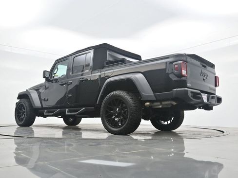 Used 2023 Jeep Gladiator Sport image 30
