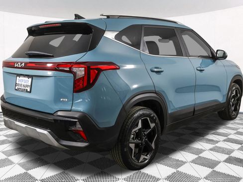 Used 2025 Kia Seltos EX AWD/4WD image 17