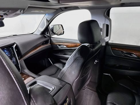 Used 2020 Cadillac Escalade Premium Luxury AWD/4WD image 20