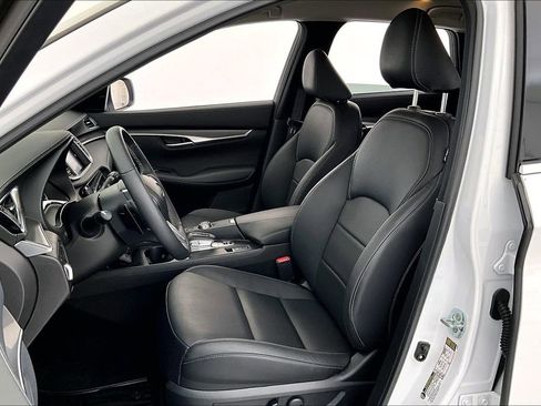 Certified 2025 INFINITI QX50 Pure image 31