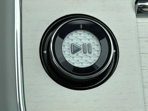 New 2025 Volvo EX90 Plus image 43