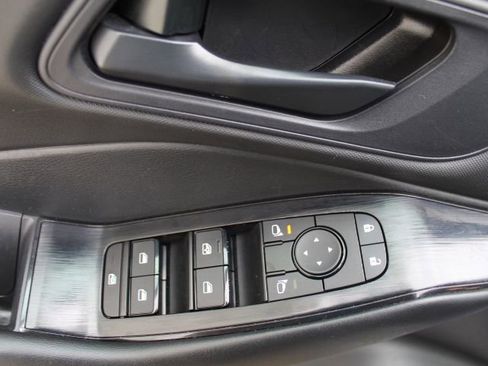 Used 2024 Nissan Rogue S image 14