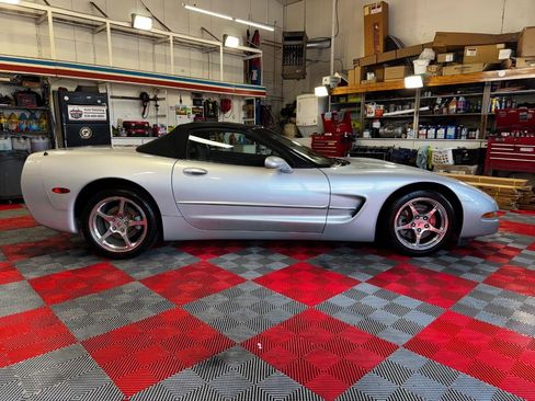 Used 2002 Chevrolet Corvette Convertible w/ Preferred Equipment Group2 RWD image 10