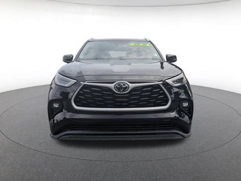 Used 2022 Toyota Highlander XLE FWD image 8