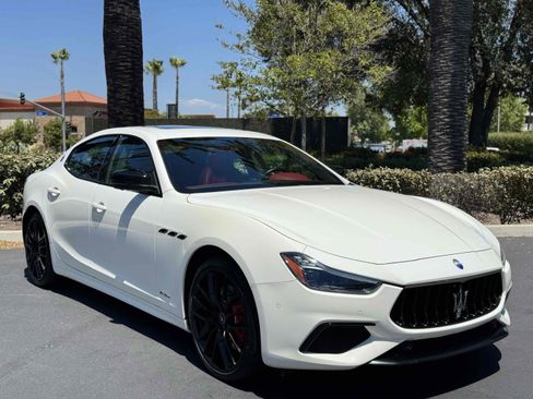 Used 2021 Maserati Ghibli S GranSport RWD image 20