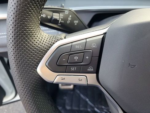 New 2026 Volkswagen Tiguan SE R-Line image 21