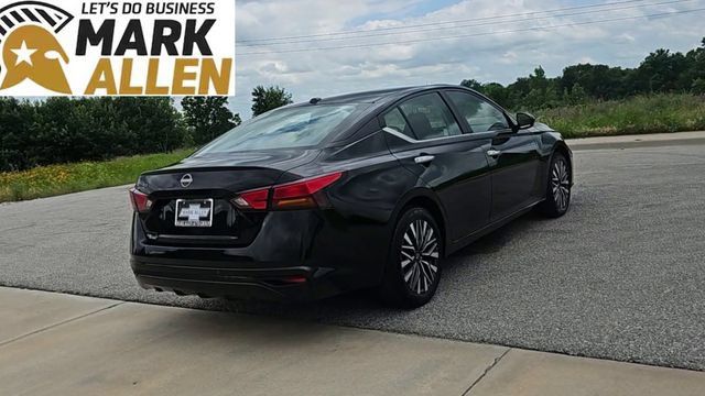 Used 2025 Nissan Altima 2.5 SV FWD image 8