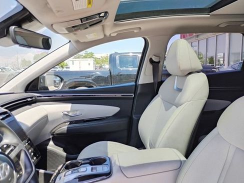 Used 2022 Hyundai Tucson Limited AWD/4WD image 16