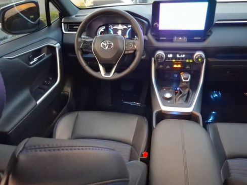 Used 2025 Toyota RAV4 XSE w/ Weather Package AWD/4WD image 8