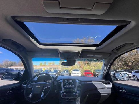 Used 2018 Chevrolet Suburban Premier image 22