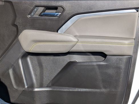 Used 2024 Chevrolet Colorado ZR2 w/ ZR2 Convenience Package III image 32