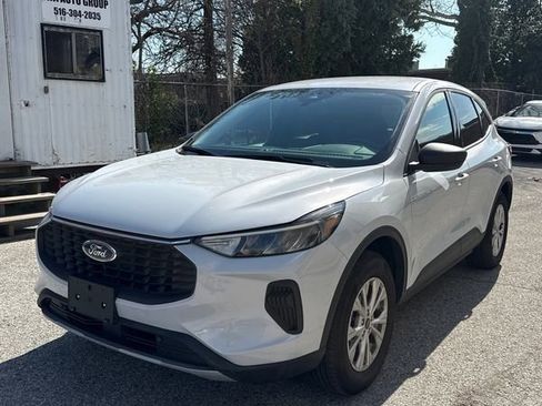 Used 2025 Ford Escape Active AWD/4WD image 2