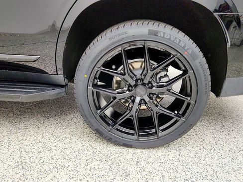 Used 2023 GMC Yukon SLT RWD image 9