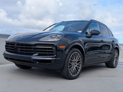 Used 2023 Porsche Cayenne S Platinum AWD/4WD image 1