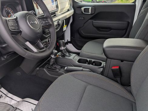 New 2026 Jeep Gladiator Sport image 12