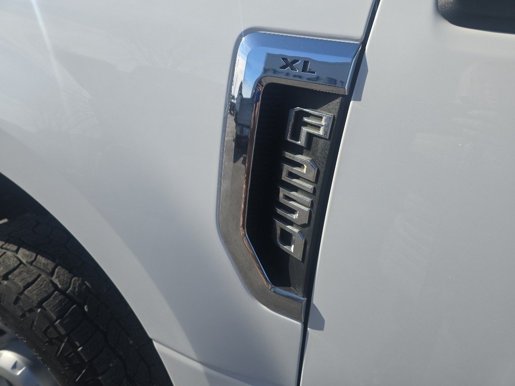 Used 2017 Ford F250 XL w/ Power Equipment Group AWD/4WD image 13